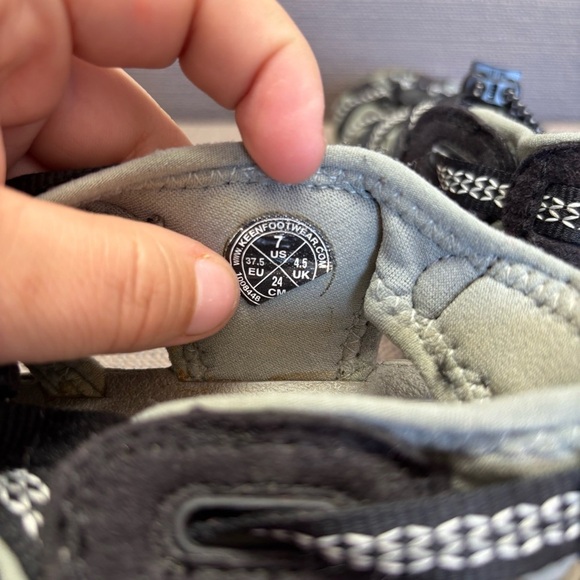 Keen Black and Gray Whisper Waterproof Outdoor Sandals with Durable Sole 7 - Picture 6 of 6
